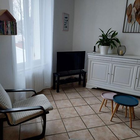 Gite De L Epinette Commentry Exteriör bild